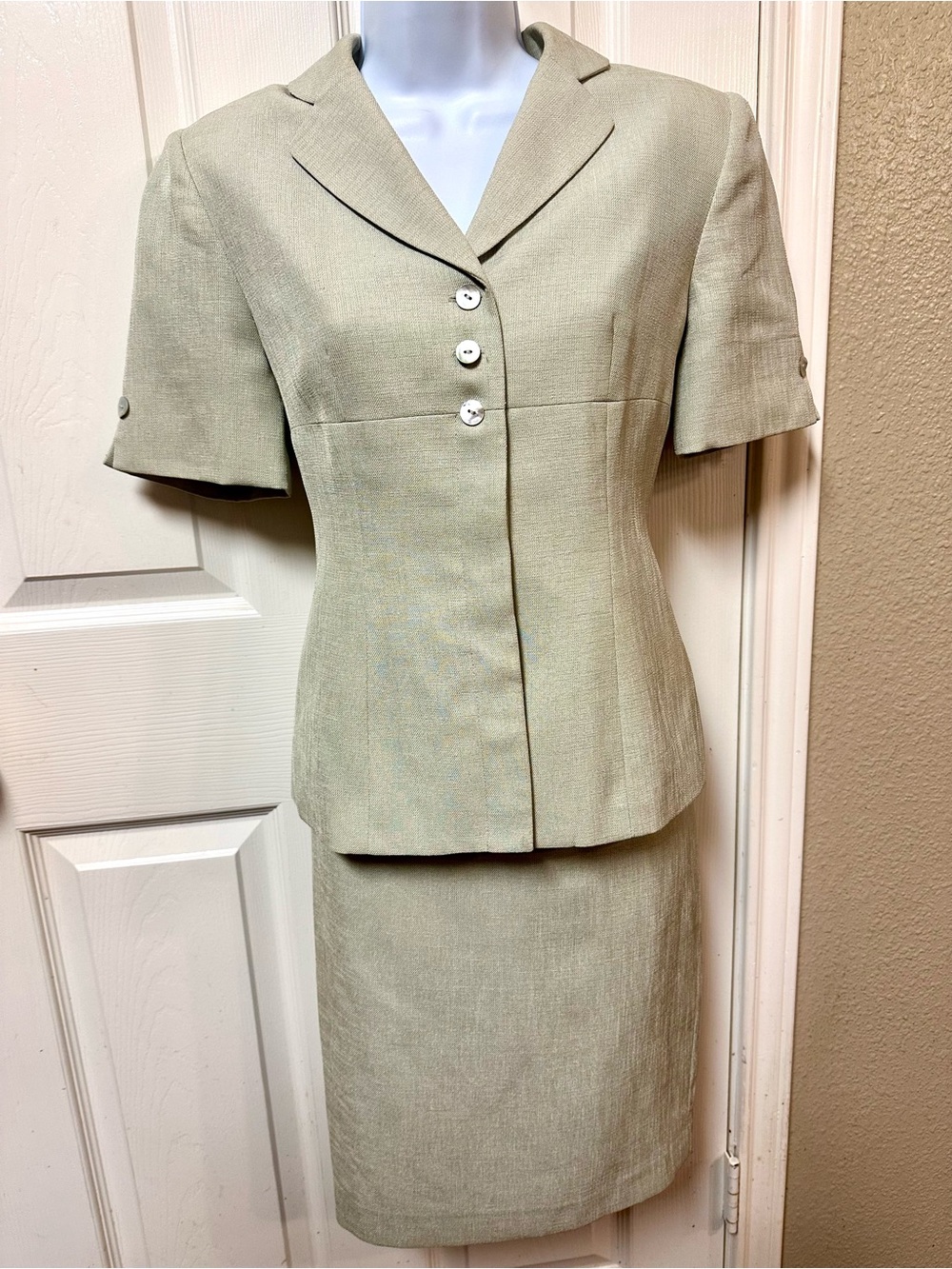Kasper Women's Two-Piece Skirt Set in Light Sage Green